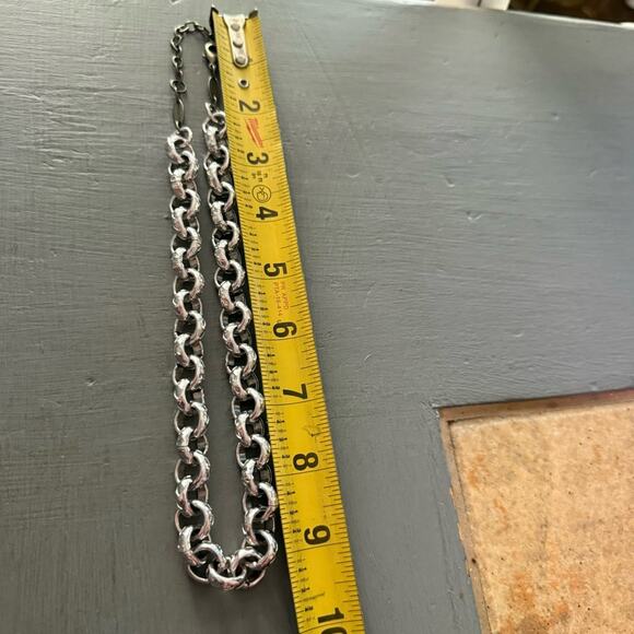 Sabika Silver Tone Chainlink Necklace - Picture 4 of 9